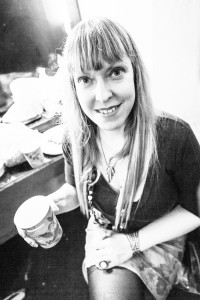 Mangler-171019_Doctorella_01_Backstage